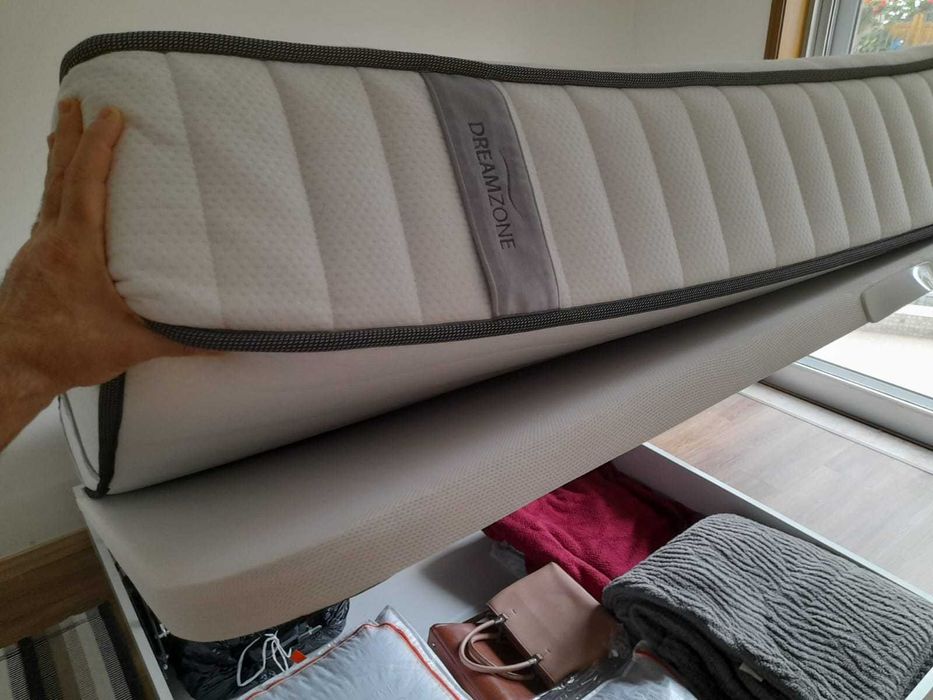 Base sommier e colchão Queen de alta qualidade, em ÓTIMO estado