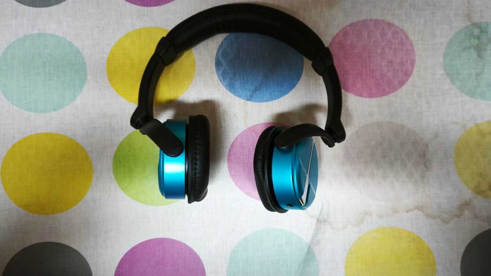 Fones de Ouvido Bluetooth - Potentes e Conforto - Novos na Caixa!