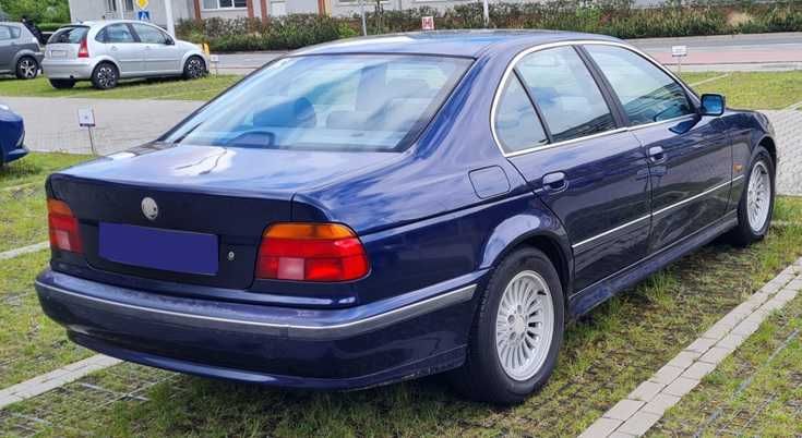 BMW Seria 5 E39 Sedan 520i 150KM 1997r., kolor montrealblau metallic