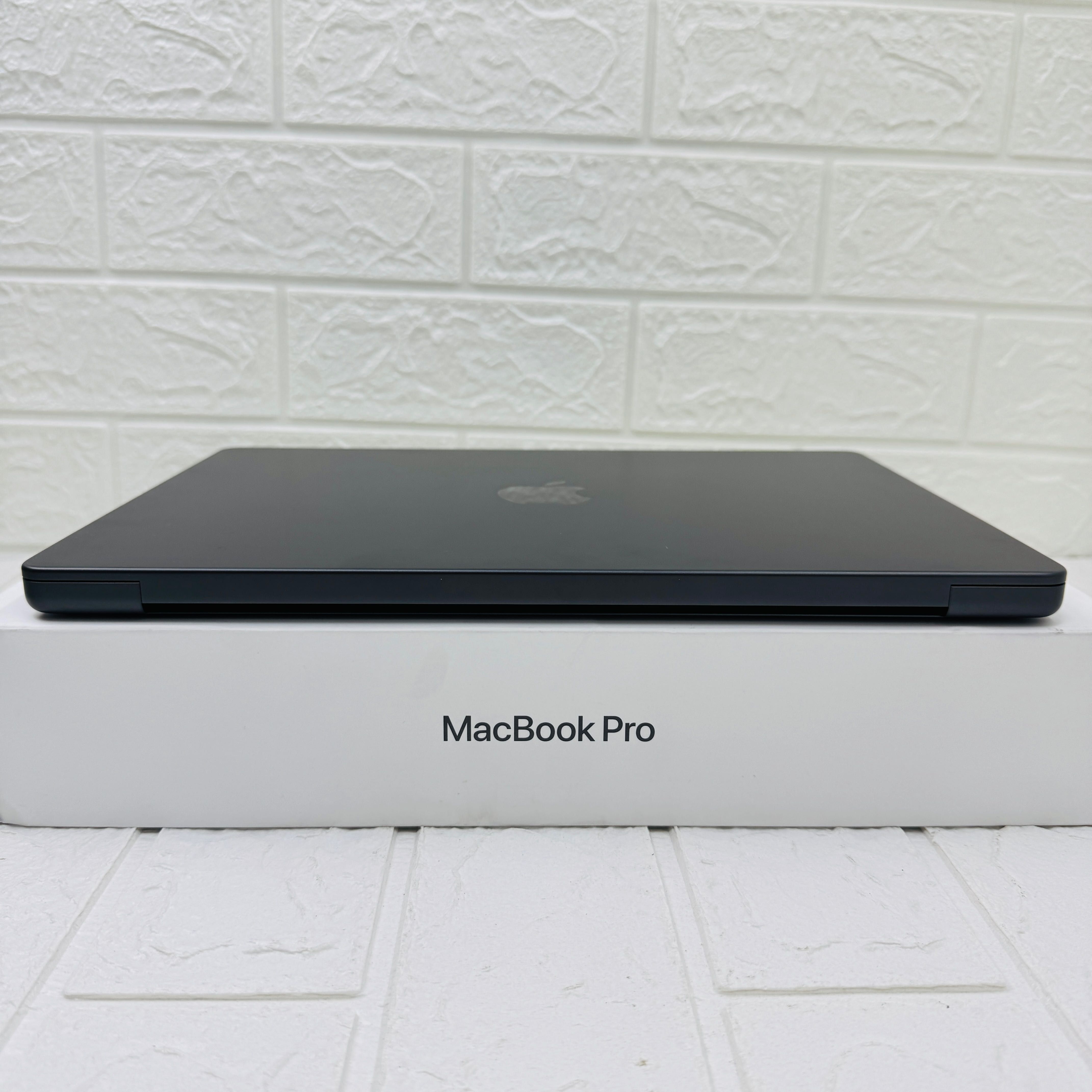 №2373	MacBook Pro 14 	Space Black	M4	16/512