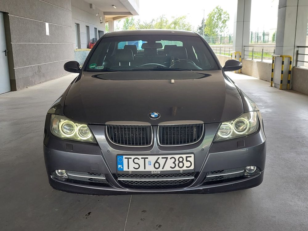 BMW E90 325i 218 km 2005