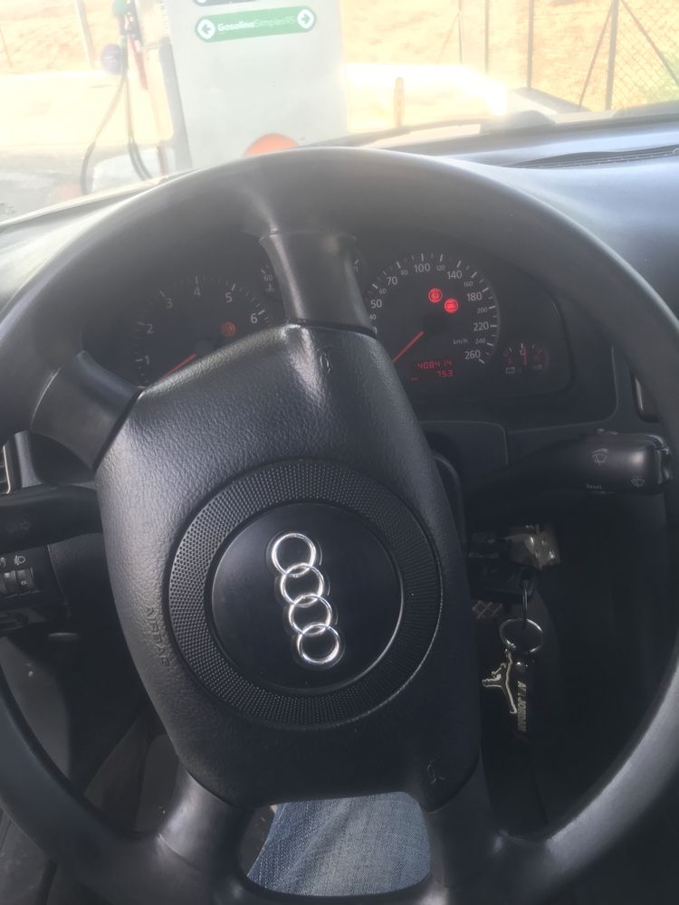 Audi A6 gasolina 2.8 v6 193 cv com todos os extras de um carro topo