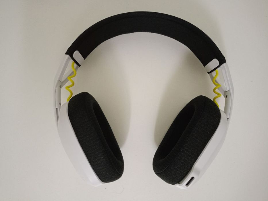Навушники Logitech G435 Миша Logitech G305