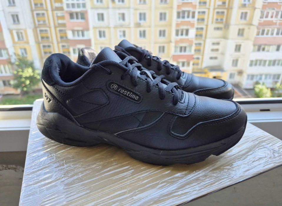 Жіночі шкіряні кросівки Restime р. 38 устілка 25 см осінь кроссовки