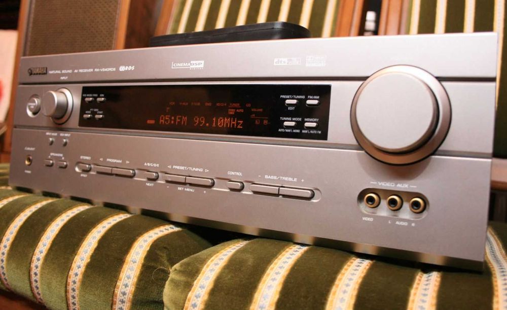 Amplituner Yamaha RX-V540 z pilotem mocny i sprawny