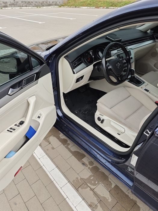 Продам авто 244 рідного пробігу