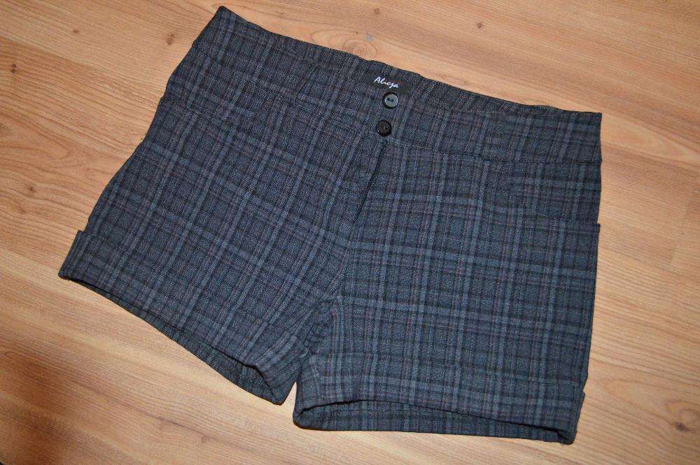 Spodenki w kratę - wysoki stan