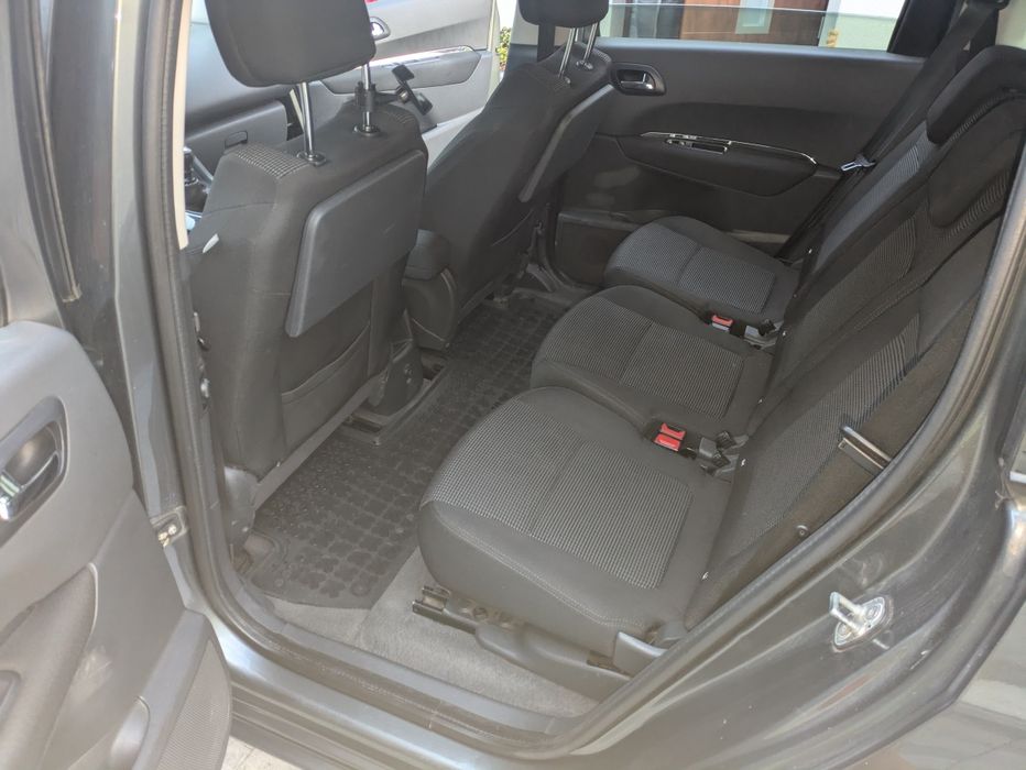 Peugeot 5008 2.0HDi 150km skrzynia 6 manual klima navi Prywatnie