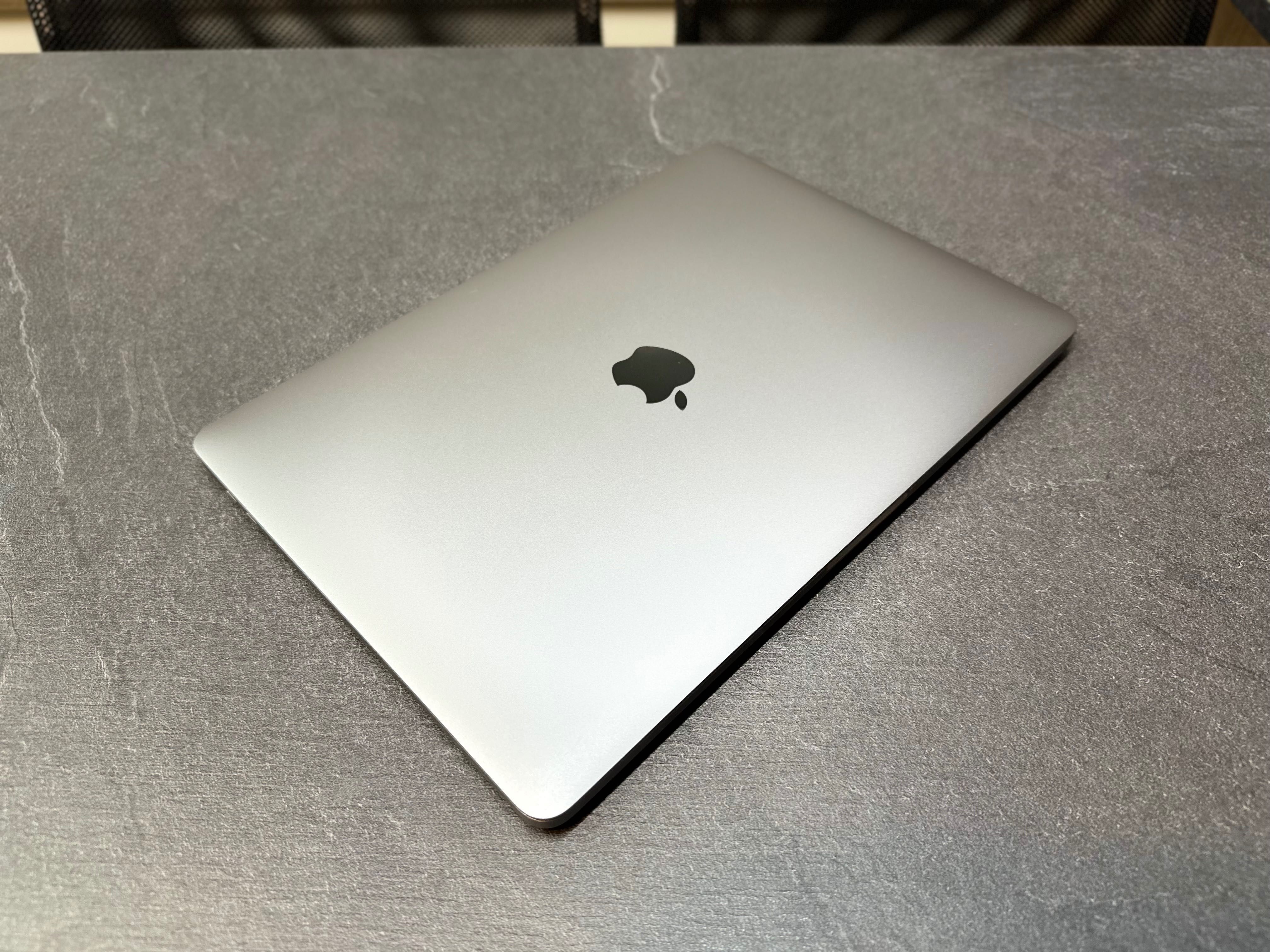 MacBook Pro 13 cali 512GB SSD 8GB M1 stan idealny