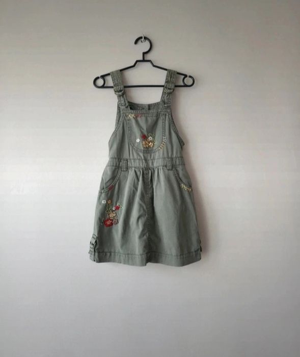 Sukienka ogrodniczka khaki dziewczęca Next r. 104