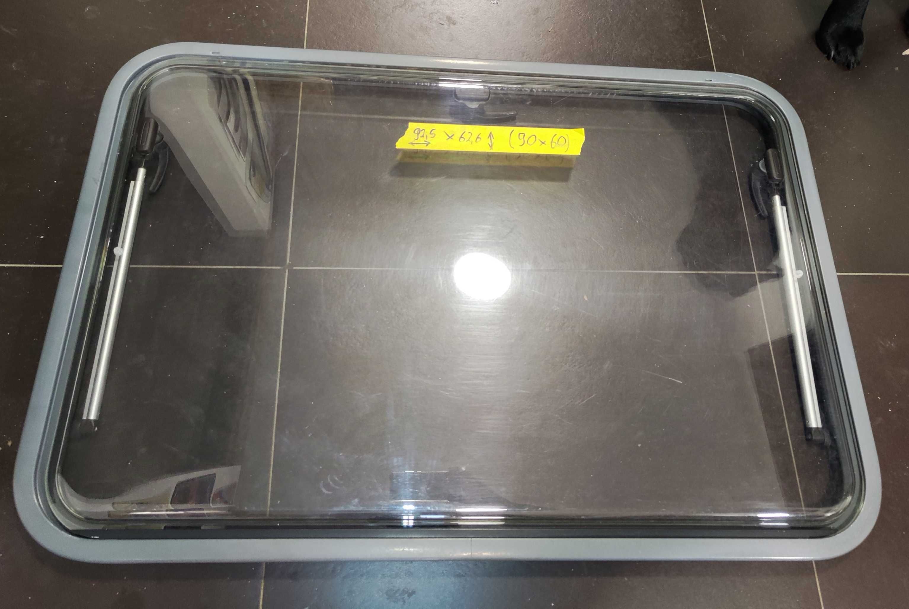 Camper HYMER B698 okna boczne DOMETIC 90x60 i 60x45cm