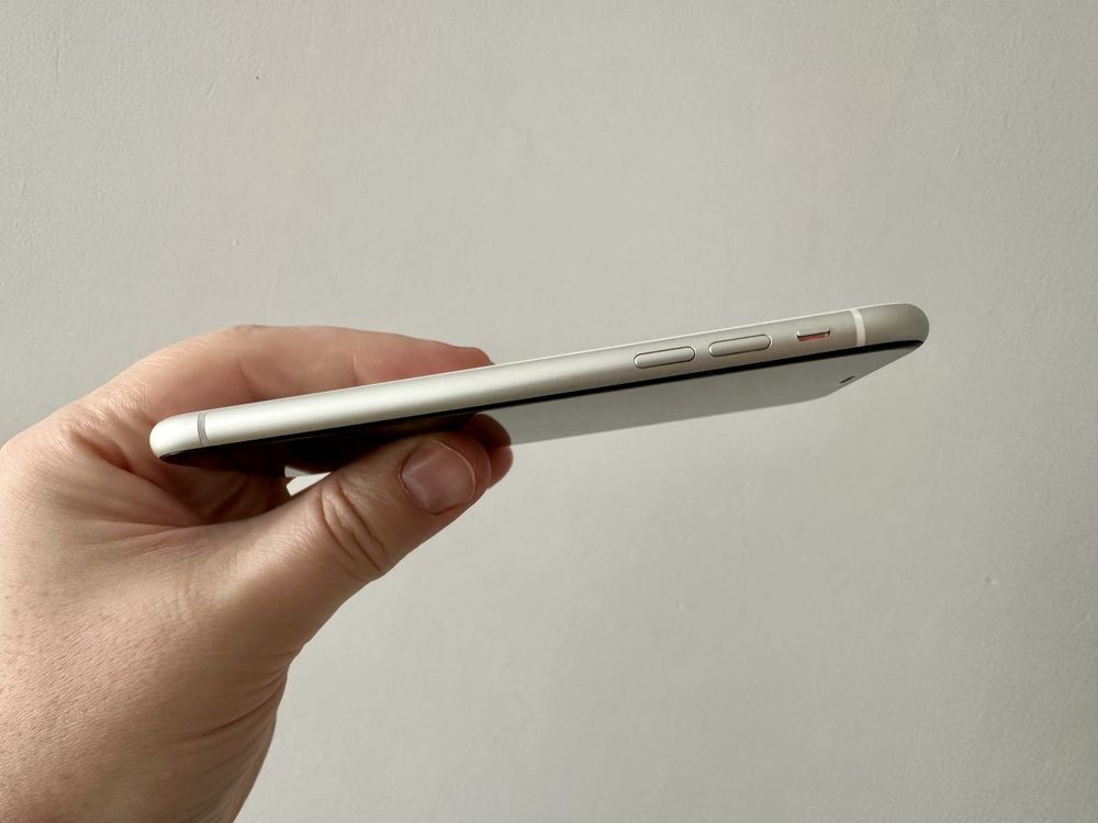 Apple iPhone XR 128gb в отличном состоянии / без разборов