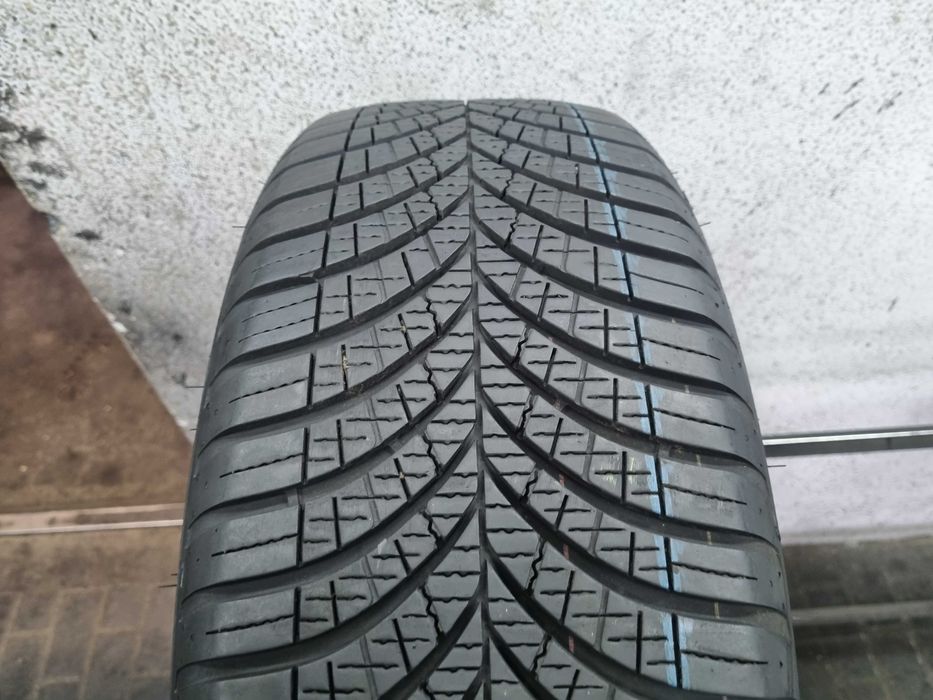 215/55/18 99V Goodyear Vector 4Season Gen 3 D.5023