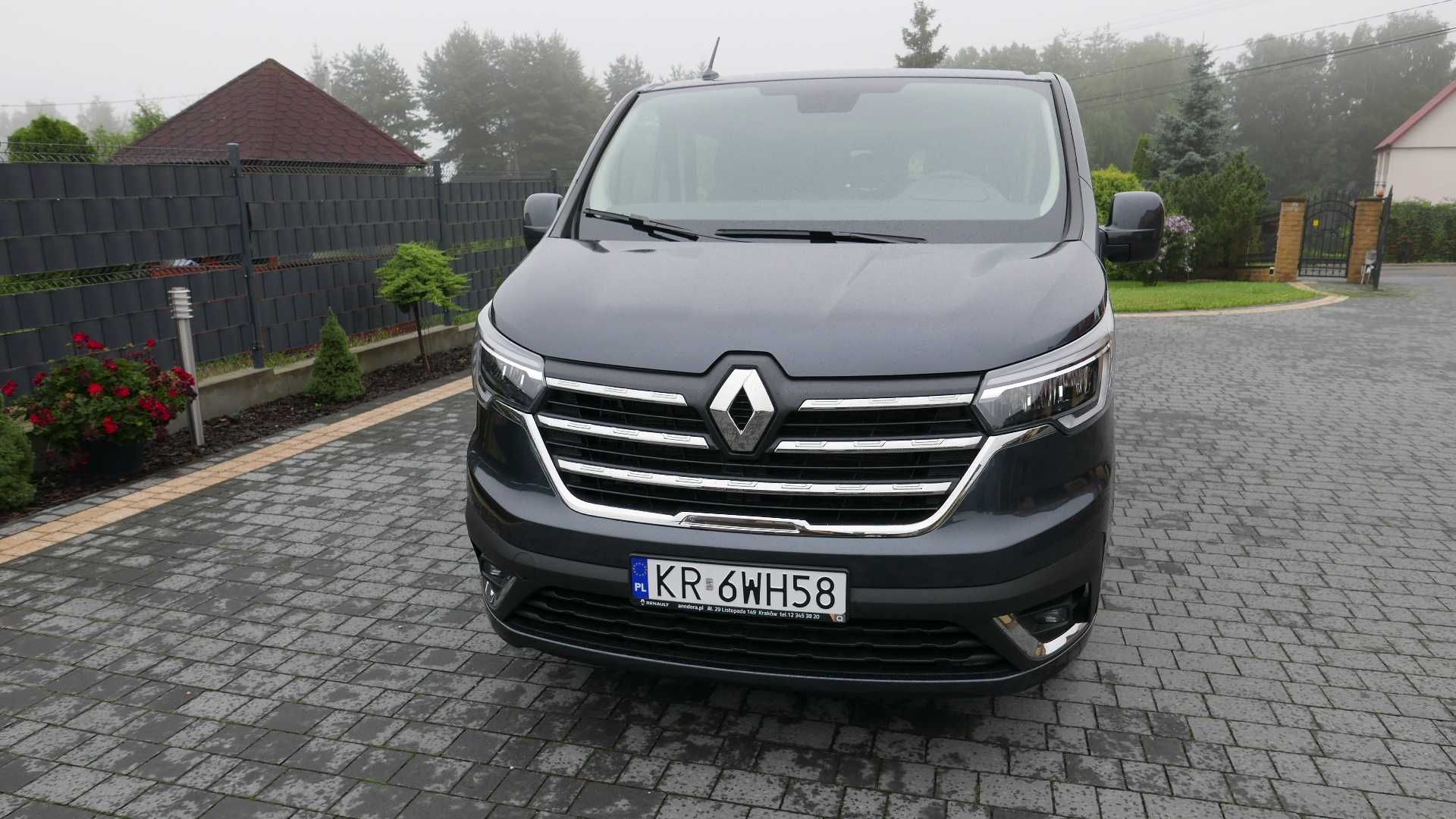 Wynajem busa 9 osob, wypożyczenie Renault Trafic wesela,imprezy