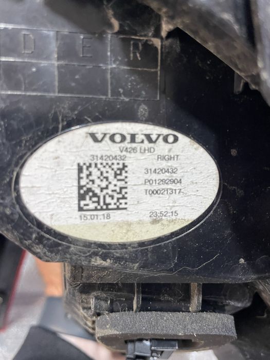 Продам комплект задніх фонарів Volvo XC 60