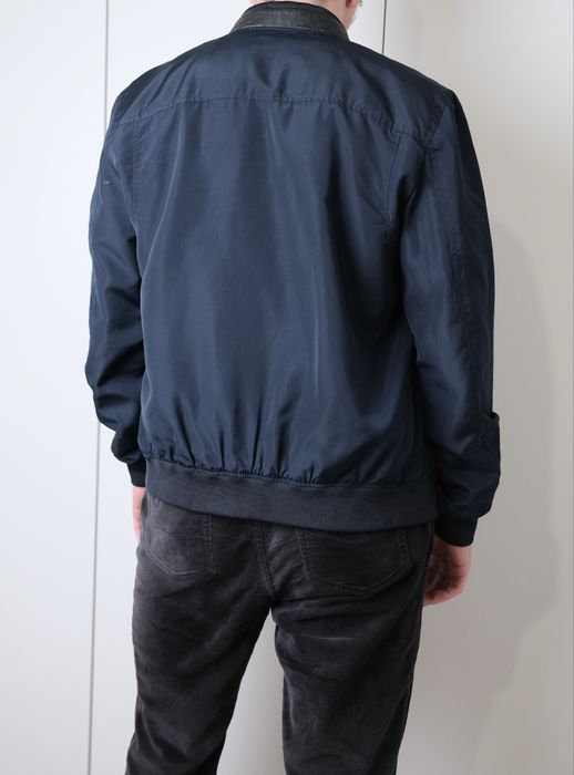 Granatowa bomberka z kołnierzykiem z ekoskóry