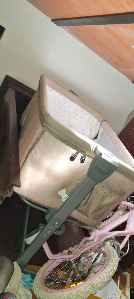 Berço que se adapta a cama dos pais 50€  espreguiçadeira 20€