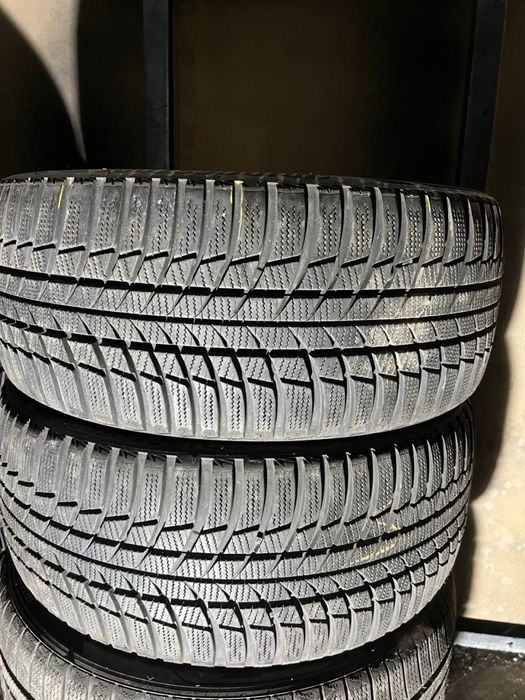 245/40/19 8мм пара зимних шин