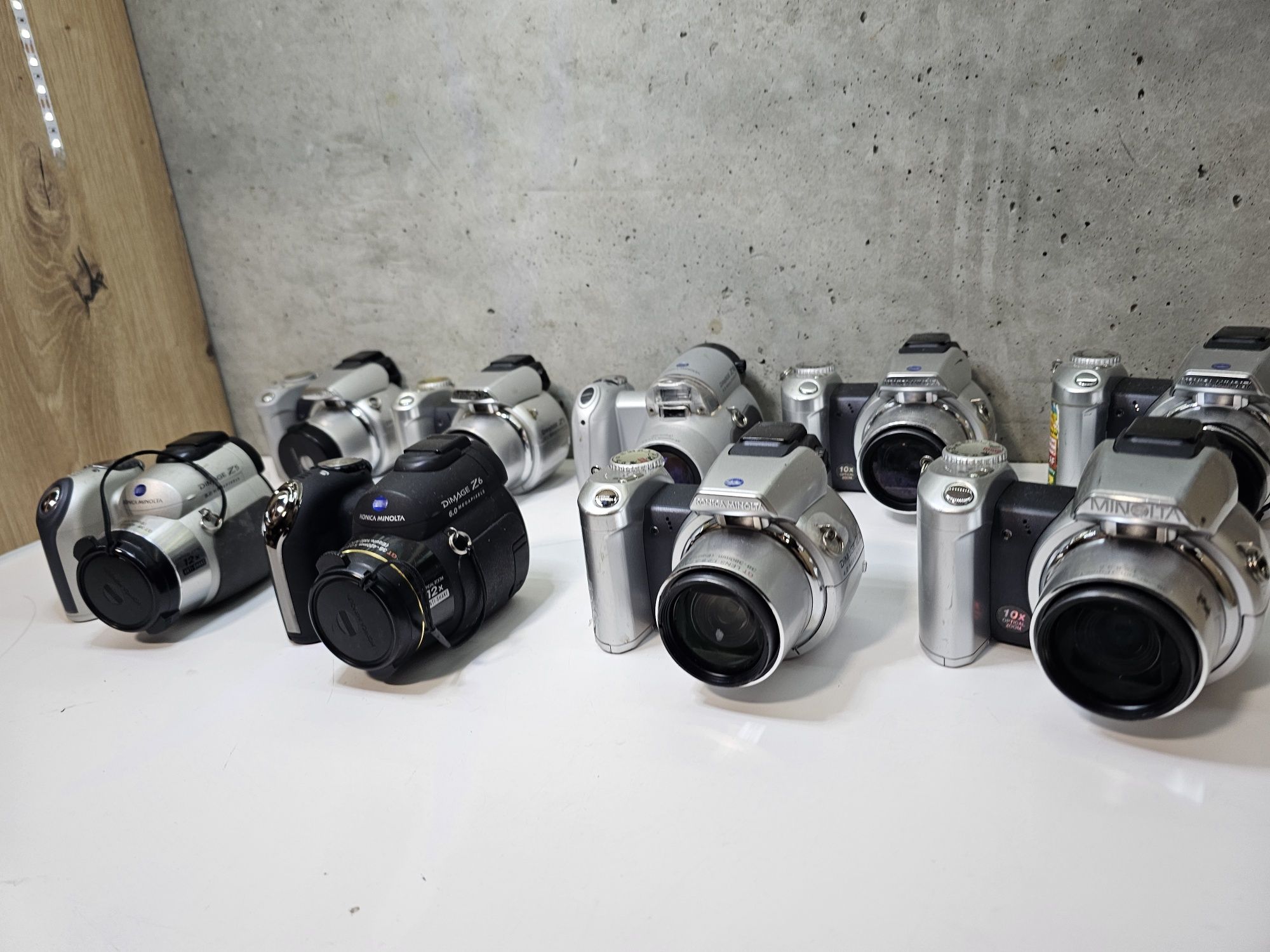 Лот із 9 фотоапаратів Konika Minolta Dimage Z1 Z2 Z5 Z6 Z10