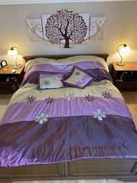 Fioletowa narzuta na łóżko z 2 poszewkami na poduszki