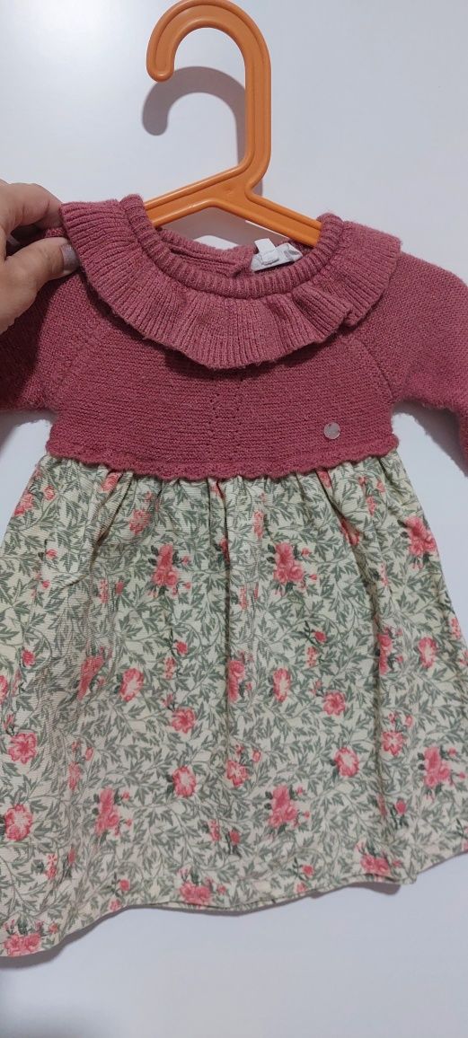 Vários vestidos para menina