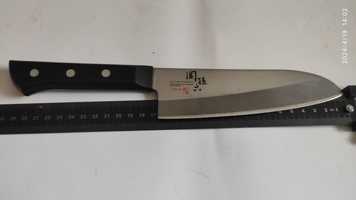 Japoński nóż używany  Santoku SEKIMAGOROKU Moegi z rdzeniem