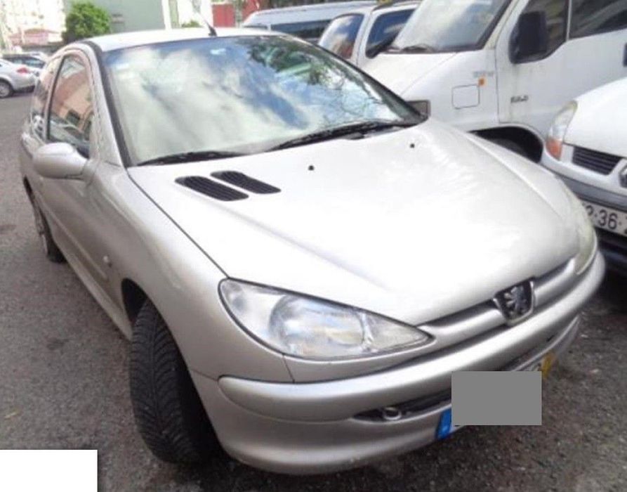 Peugeot 206 1.9D de 2000 disponível para peças