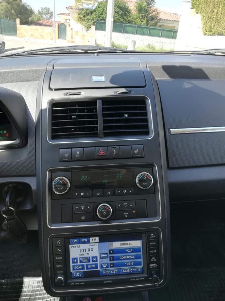 Dodge journey impecavel, com varios extras, geleiras, dvd, pele