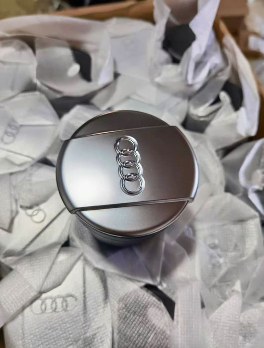 Автомобільна пепельниця попільничка ауді audi