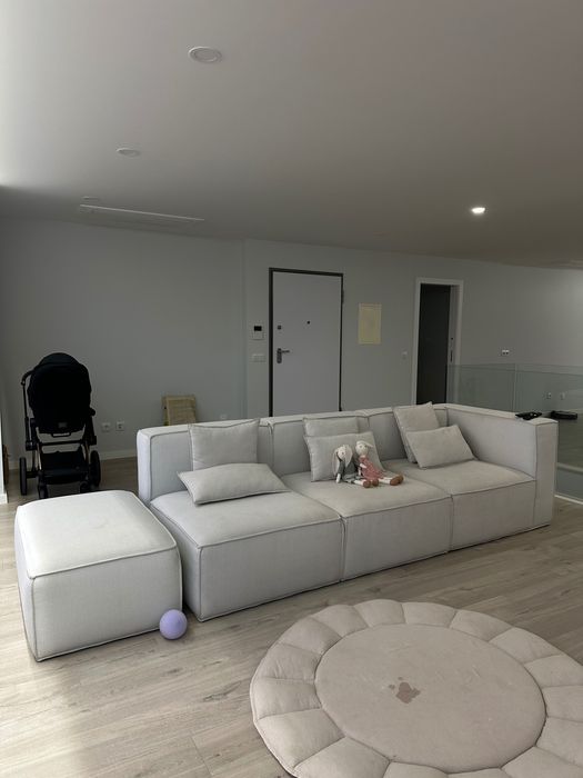 Sofá com chaise longue amovível