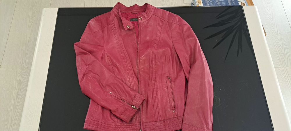 Blusão imitação pele rosa