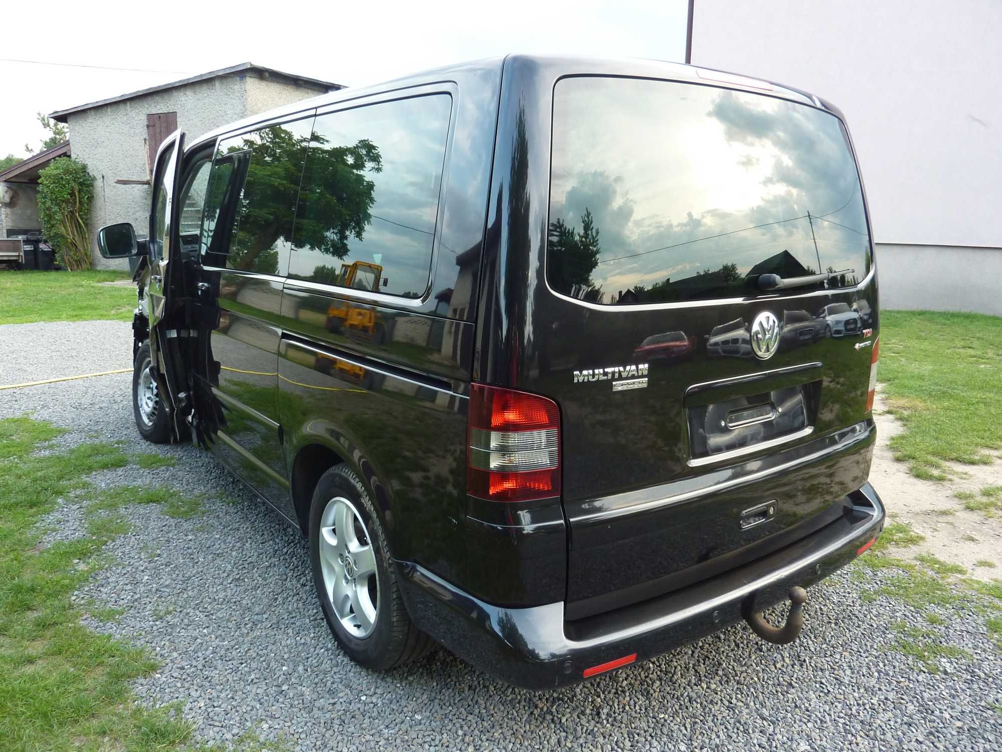 na części VW MULTIVAN T5 2,5 TDI BPC JKT LC9Z drzwi licznik wnętrze