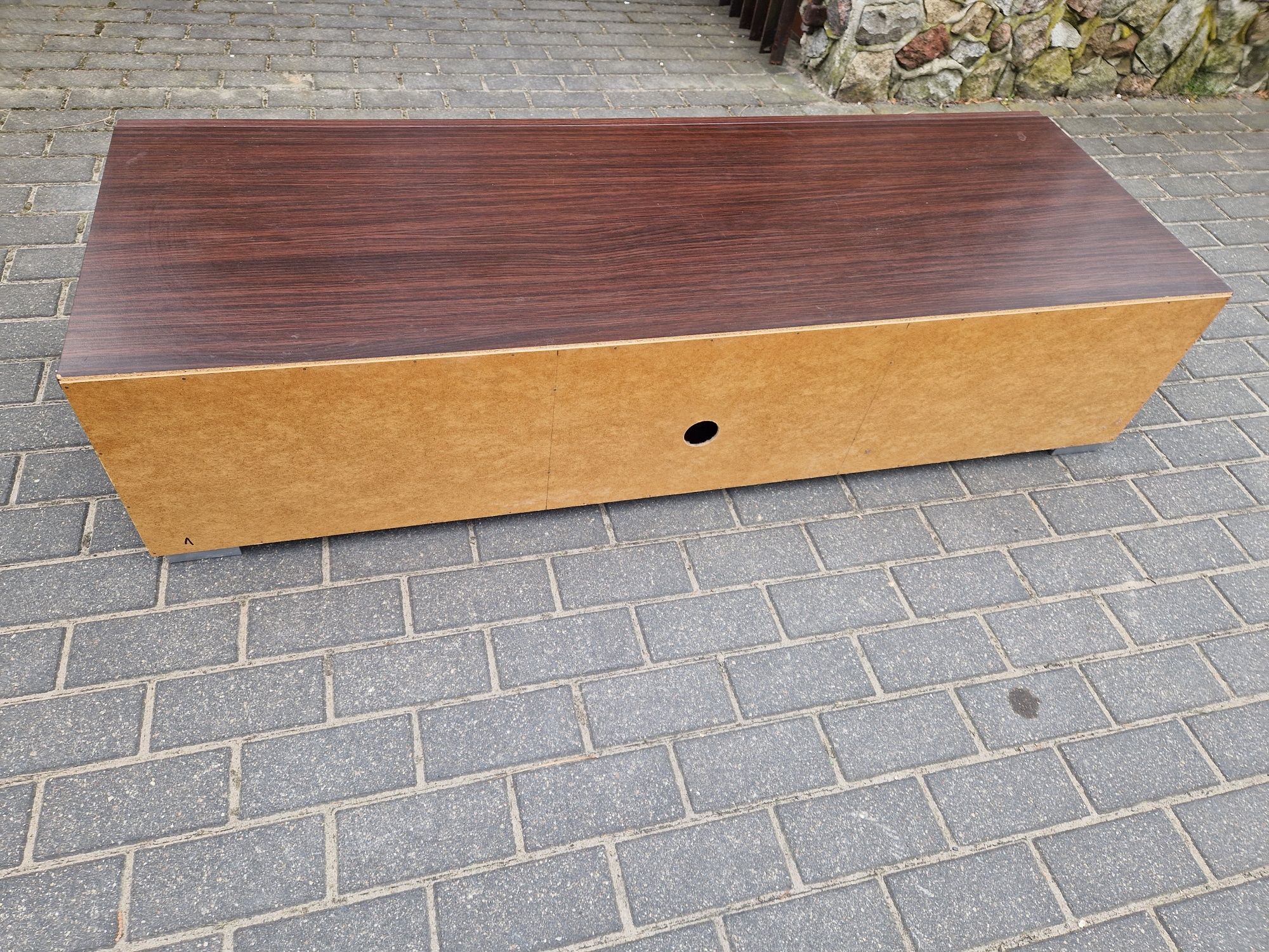 Szafka pod telewizor.