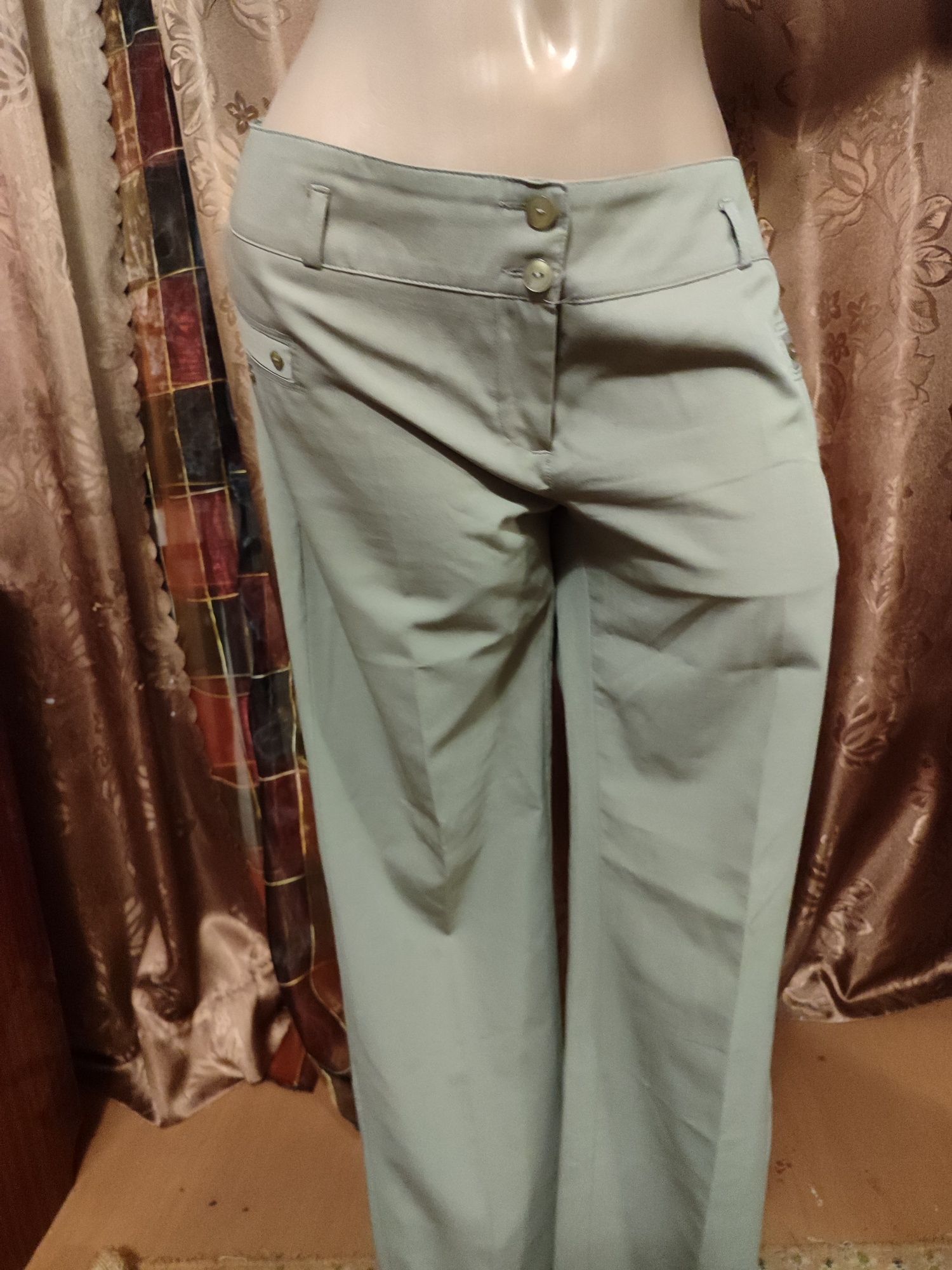 продам жіночі брюки оливкового кольору