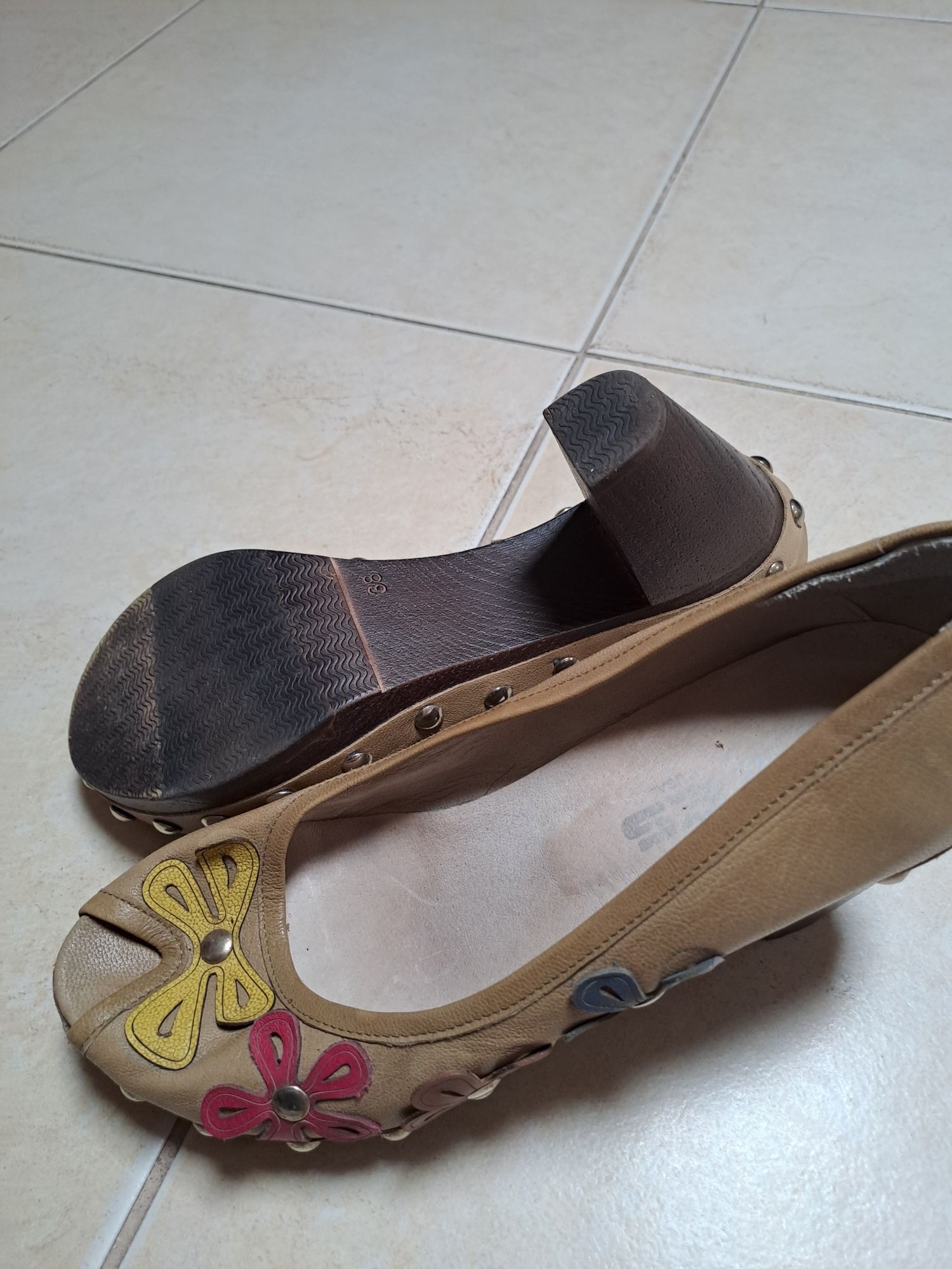 Sapatos de salto