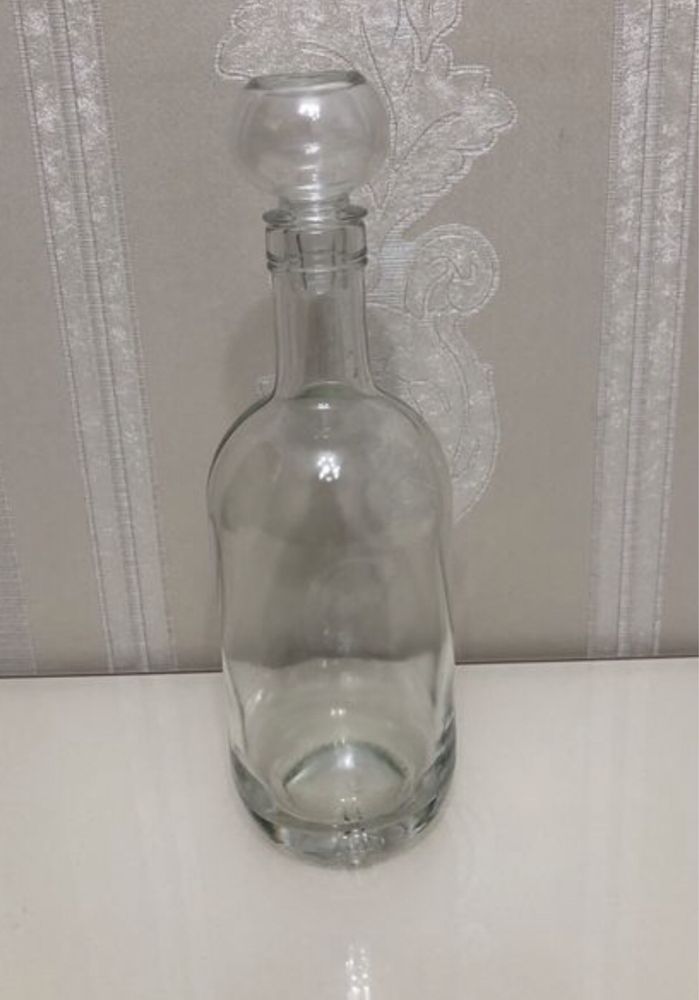 Стеклянная бутылка с бугельной пробкой