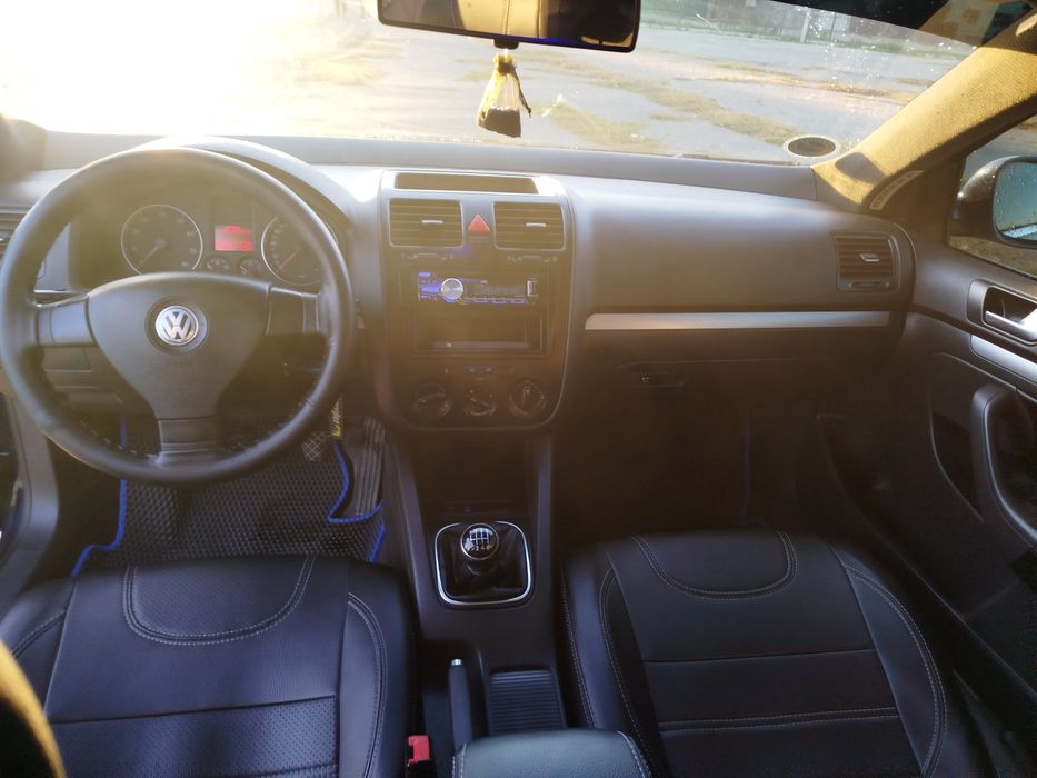 Volkswagen Jetta 1.6 бензин мех6