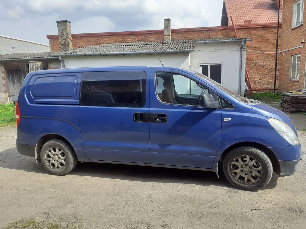 Hyundai H-1 6 osobowy dostawczy