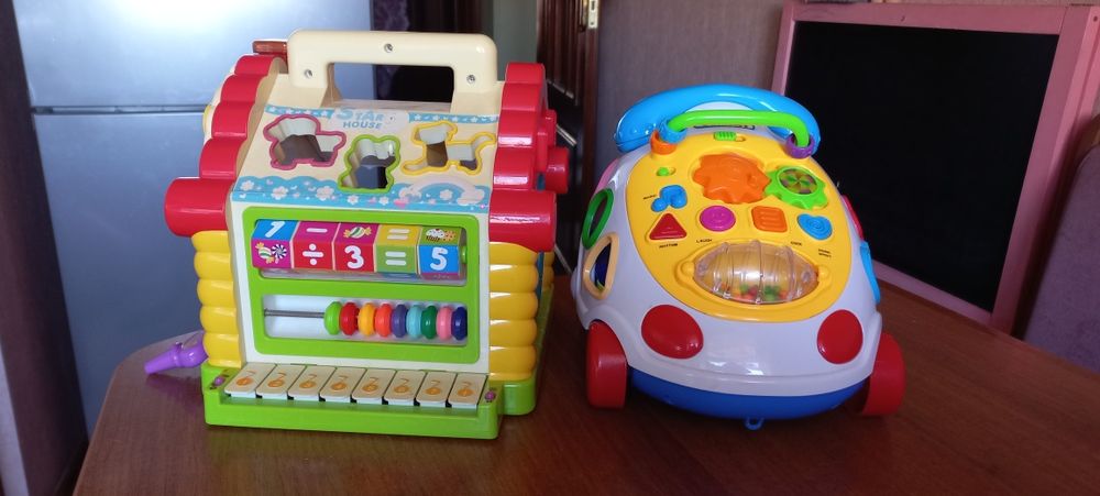 Іграшки для розвитку,музичний телефон,музичний дім(сортер)