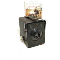 Pudełkowy aparat fotograficzny KODAK Box Brownie Junior 620 - wczesny