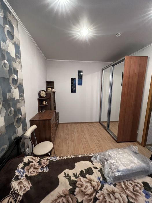 Продам 3-х кімнатну квартиру на Югоці
