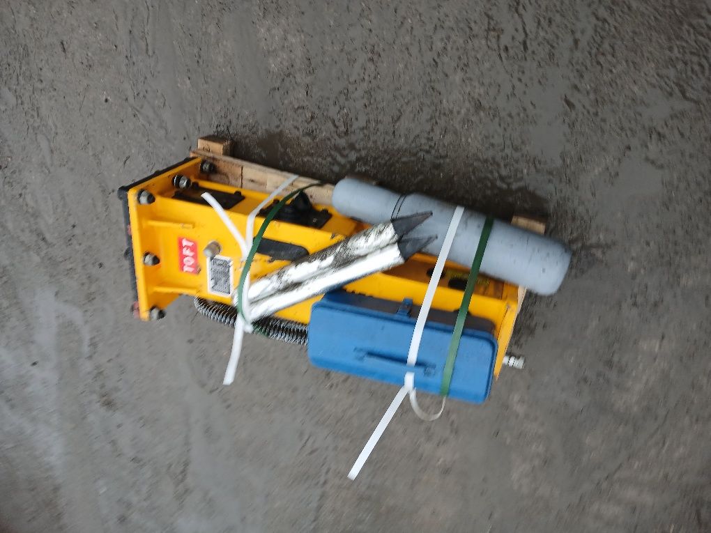 Mlot do minikoparki Toft 450 122kg mlot wyburzeniowy hydrauliczny