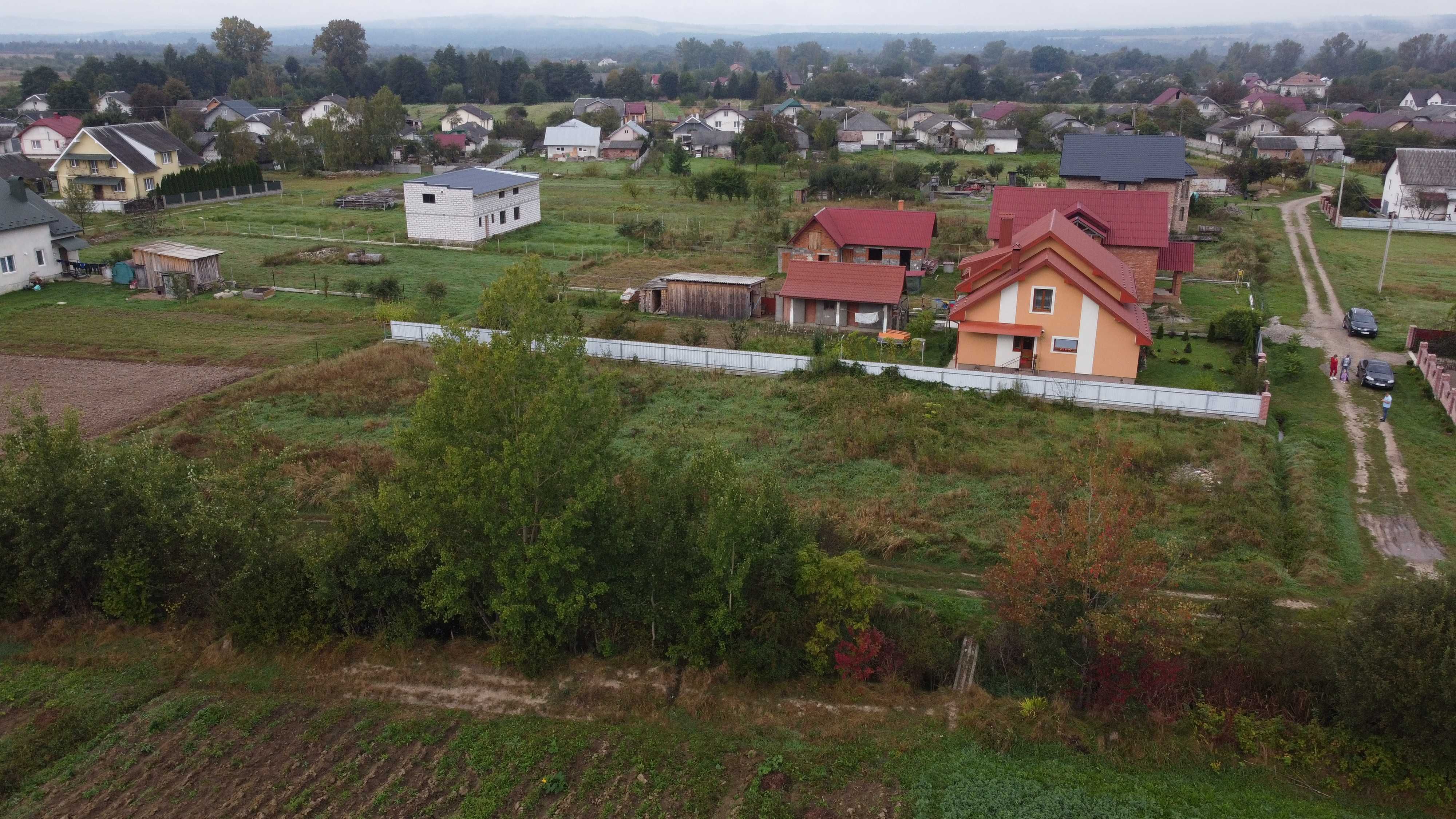 Продається ділянка 12 с. Стебник. Асфальт. Газ. Поруч житлові будинки