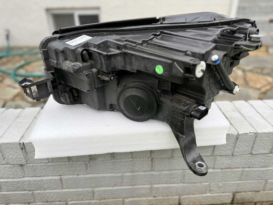 Правая фара Volkswagen Atlas Cross USA Full Led IQ light.