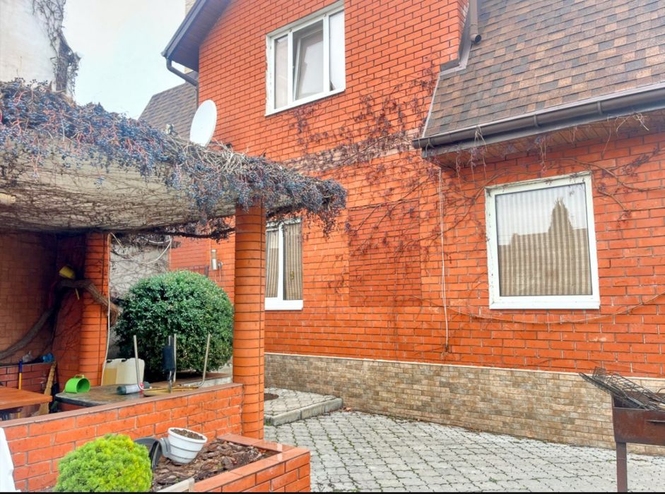 Продам ДОМ. на ж/м ПОБЕДА-3 , с ремонтом