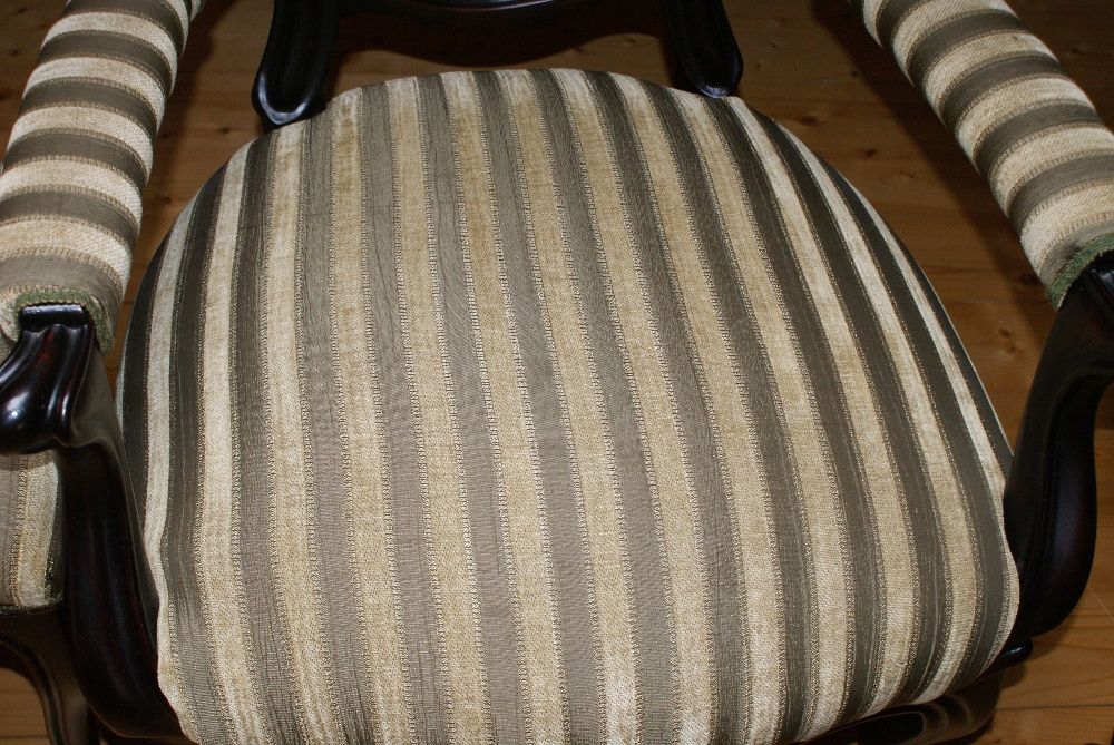 Stylowy zestaw kawowy-Ludwik-sofa, krzesła, stół do salonu