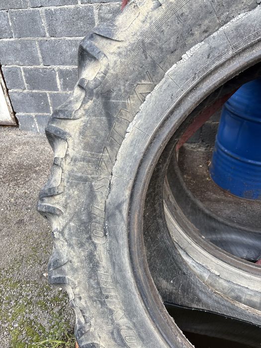 Opony 16,9 R 34 do traktora oddam za darmo