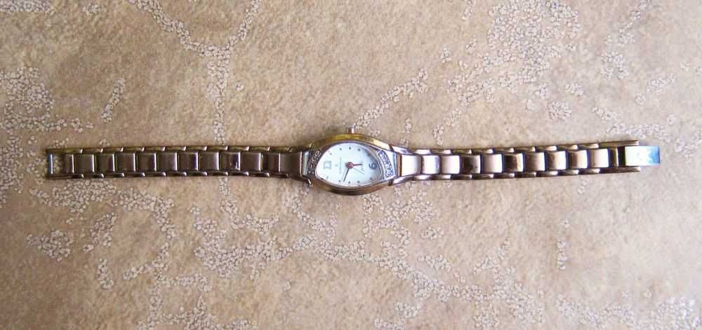 Женские наручные кварцевые часы ROMANSON RM3683QL (за 1/6 стоимости)