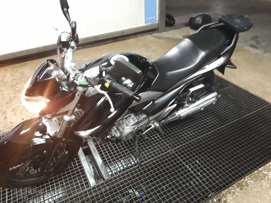 Suzuki Inazuma 250