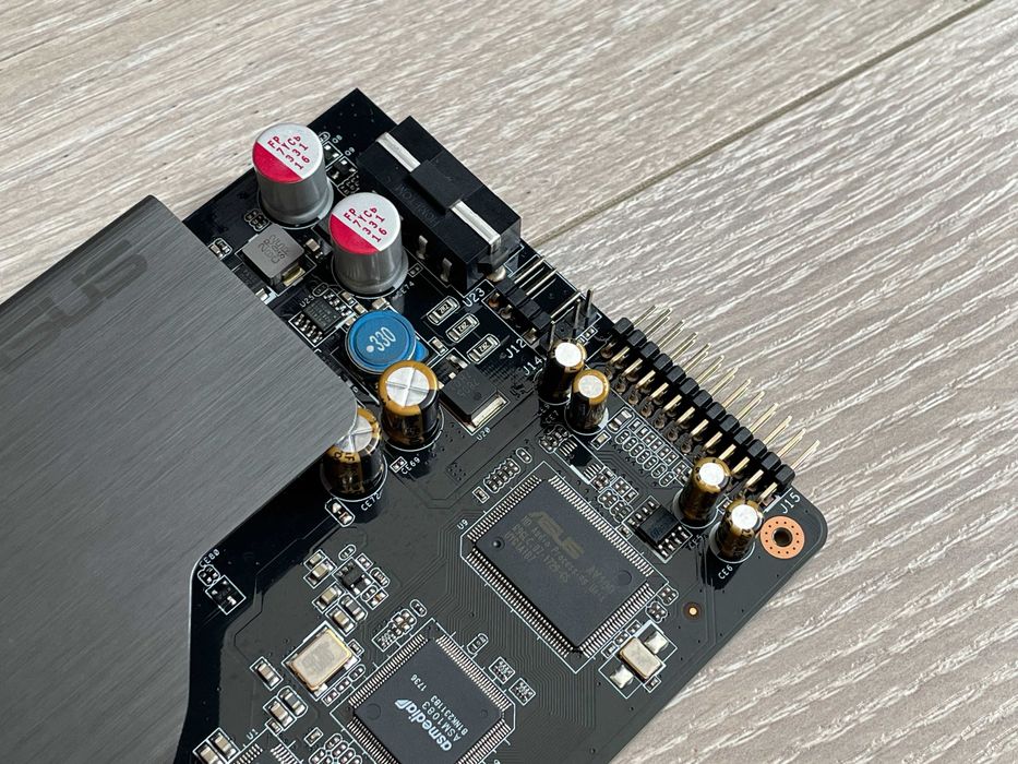 Звукова карта ASUS Essence STX II класу Hi-End (MUSES 1x8820/2x8920)